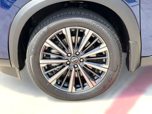 New 2026 Nissan Pathfinder Platinum FWD image 12