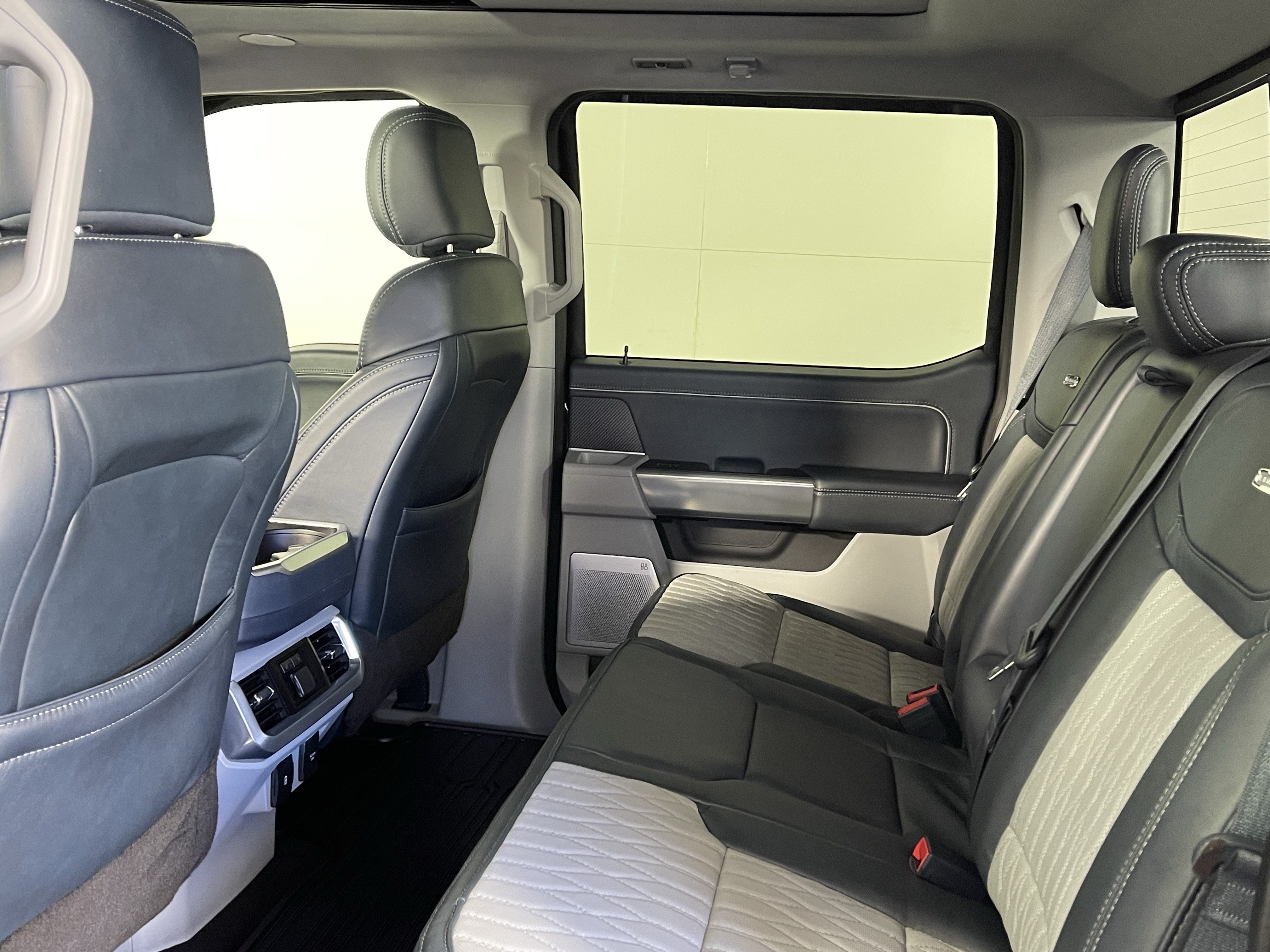 Used 2023 Ford F150 4x4 SuperCrew Hybrid image 15