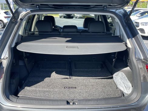 Certified 2023 Volkswagen Tiguan SE image 10