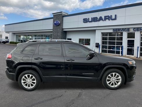 Used 2020 Jeep Cherokee Latitude w/ Cold Weather Group image 8