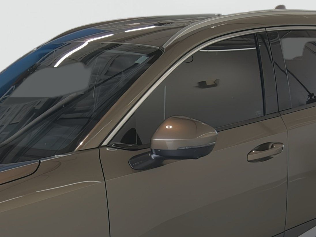 Used 2025 Nissan Kicks SR w/ SR Premium Package FWD image 8