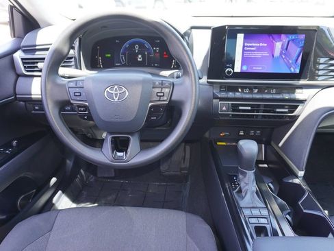 Used 2025 Toyota Camry LE FWD image 10