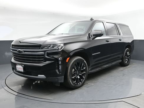 Used 2023 Chevrolet Suburban LT w/ Luxury Package AWD/4WD image 1
