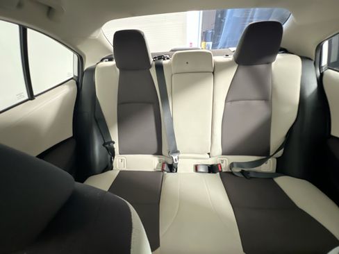 Used 2025 Toyota Corolla LE FWD image 31