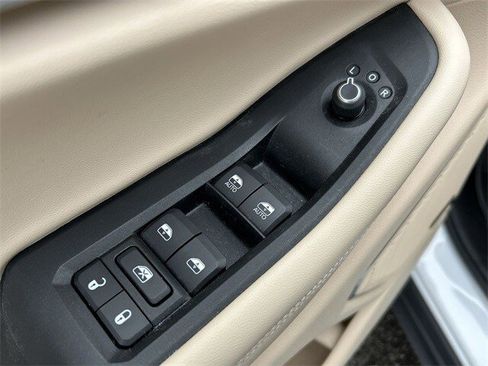 Certified 2022 Jeep Grand Cherokee Limited image 16