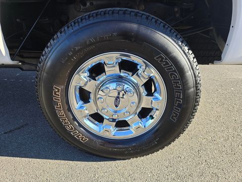 Used 2014 Ford F350 Lariat image 13