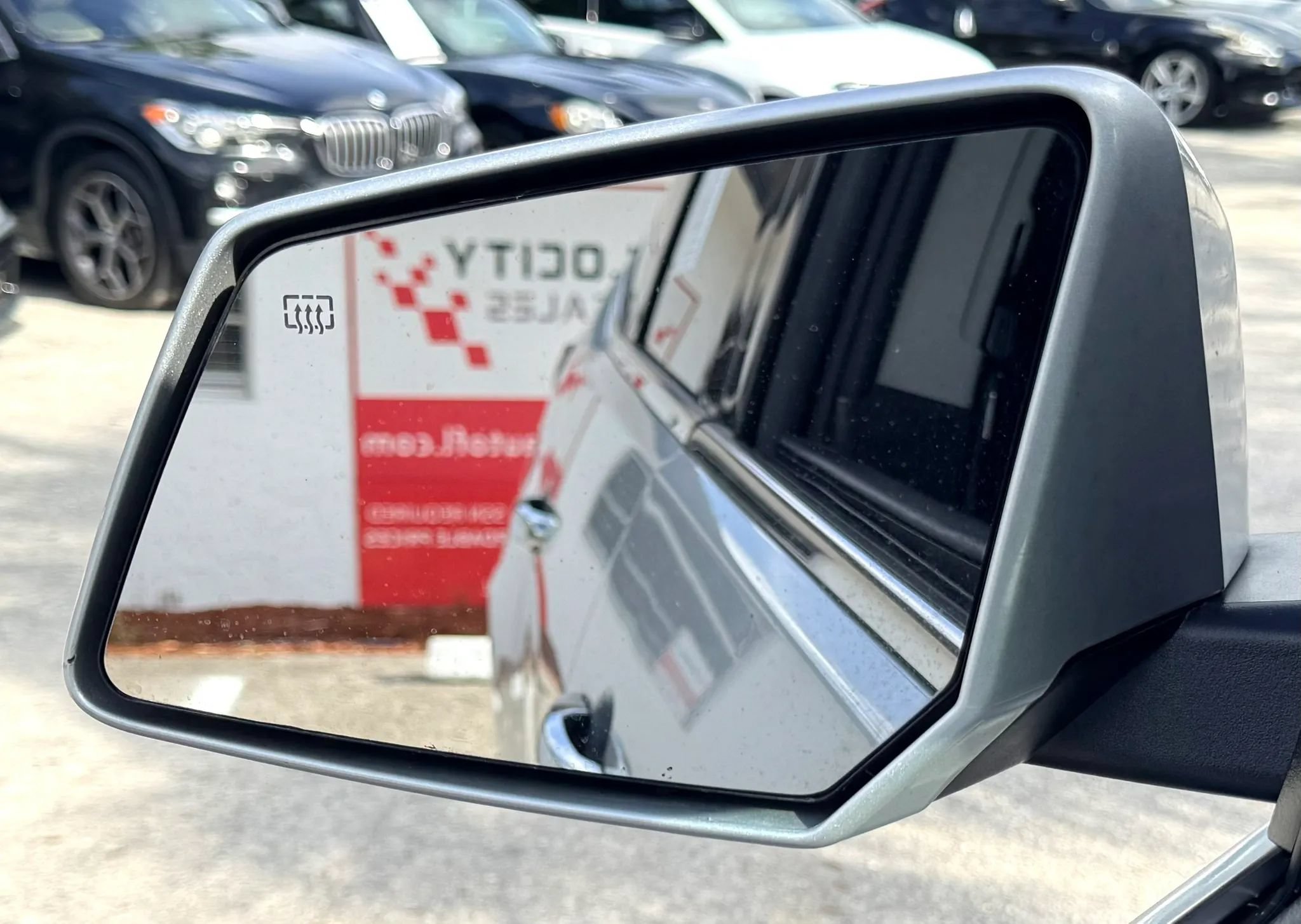 Used 2017 Chevrolet Traverse LT FWD image 19