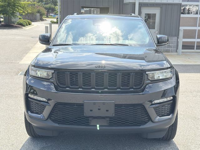 Used 2023 Jeep Grand Cherokee Limited w/ Black Appearance Package AWD/4WD image 16