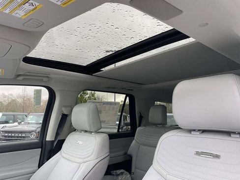 New 2025 Ford Expedition Platinum w/ Platinum Ultimate Package AWD/4WD image 12