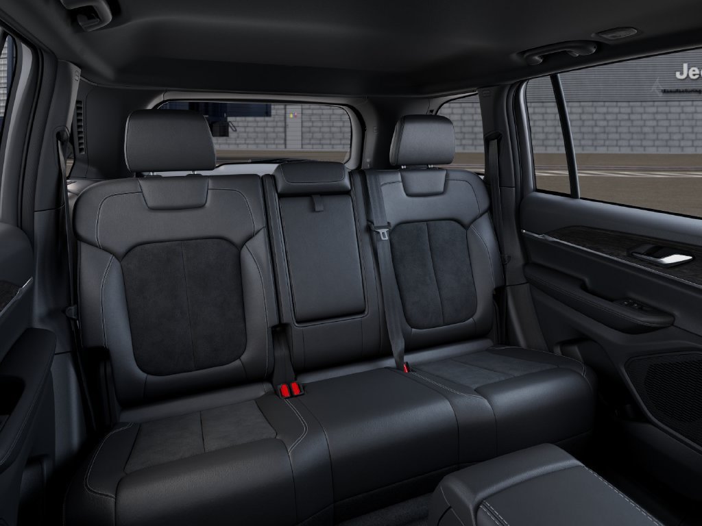New 2026 Jeep Grand Cherokee Altitude AWD/4WD image 15
