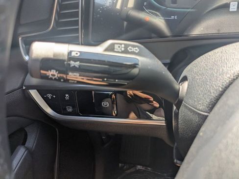 Used 2024 Kia Sportage EX image 27
