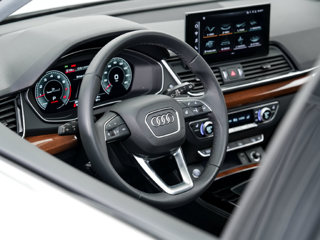 Used 2023 Audi Q5 2.0T Premium Plus w/ Premium Plus Package AWD/4WD image 9