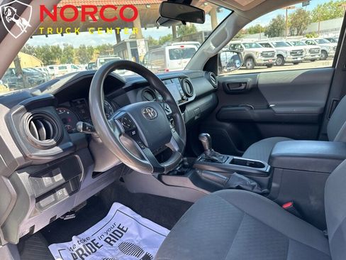 Used 2020 Toyota Tacoma SR image 17