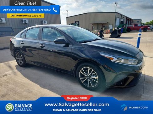 Used 2023 Kia Forte LXS FWD image 5