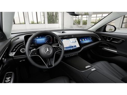 New 2026 Mercedes-Benz E 350 4MATIC Sedan image 3