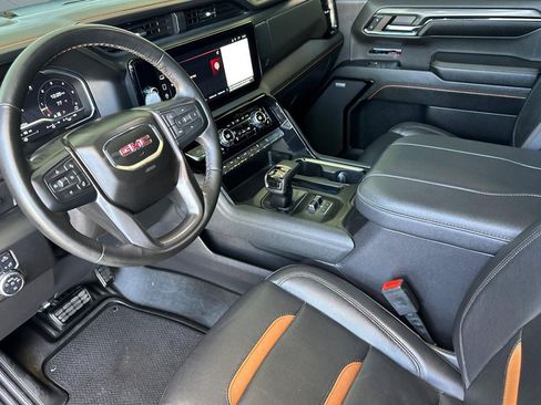 Used 2023 GMC Sierra 1500 AT4 w/ Technology Package AWD/4WD image 4