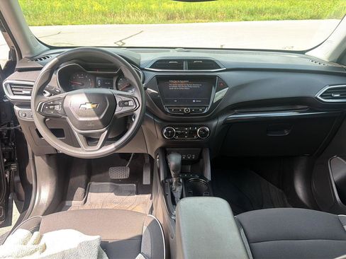 Used 2023 Chevrolet TrailBlazer LT w/ Convenience Package AWD/4WD image 30