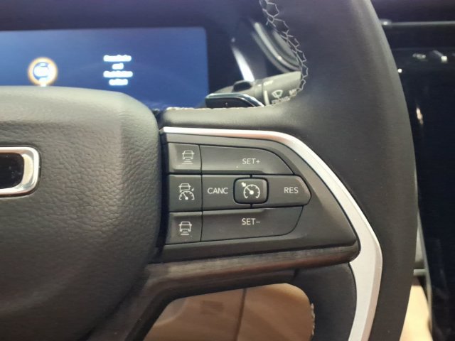 Certified 2024 Jeep Grand Cherokee L Limited w/ Luxury Tech Group II AWD/4WD image 17