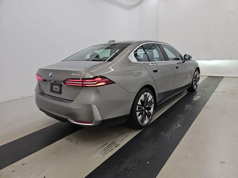 Used 2024 BMW 530i image 4