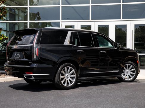 Used 2021 Cadillac Escalade Premium Luxury Platinum RWD image 16