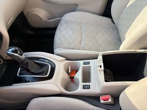 Used 2021 Nissan Rogue Sport SV FWD image 31