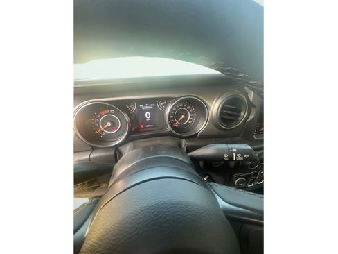 Used 2023 Jeep Gladiator Sport AWD/4WD image 8