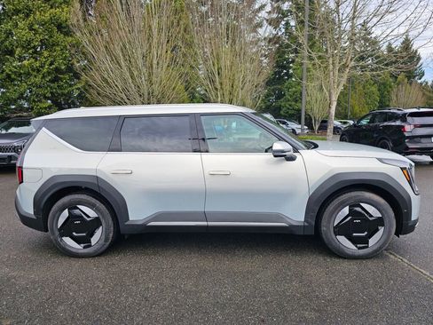 New 2026 Kia EV9 Wind image 4