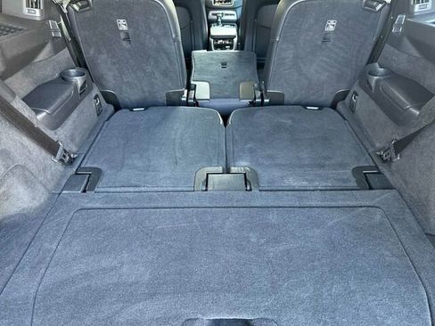 Used 2017 Volvo XC90 T6 Momentum w/ Vision Package image 20