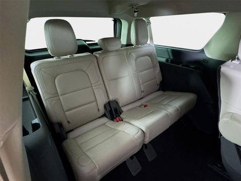 Used 2024 Lincoln Navigator L Reserve AWD/4WD image 29