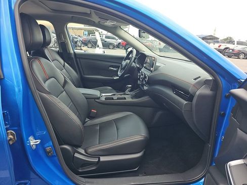 Used 2025 Nissan Sentra SR w/ SR Premium Package FWD image 34