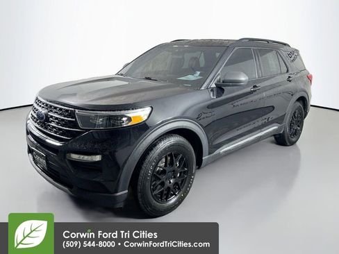 Used 2020 Ford Explorer XLT w/ Equipment Group 202A image 5