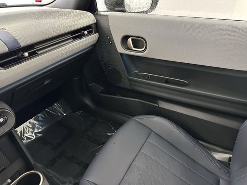 Certified 2025 MINI Cooper 2-Door Hardtop image 24