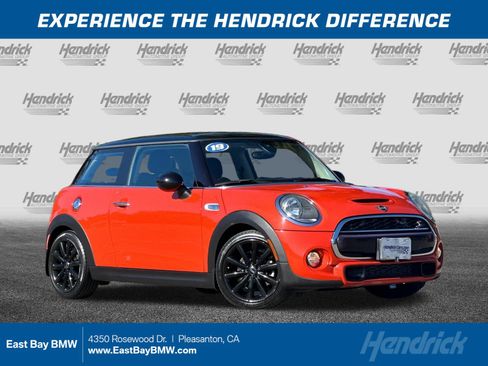 Used 2019 MINI Cooper S FWD image 1