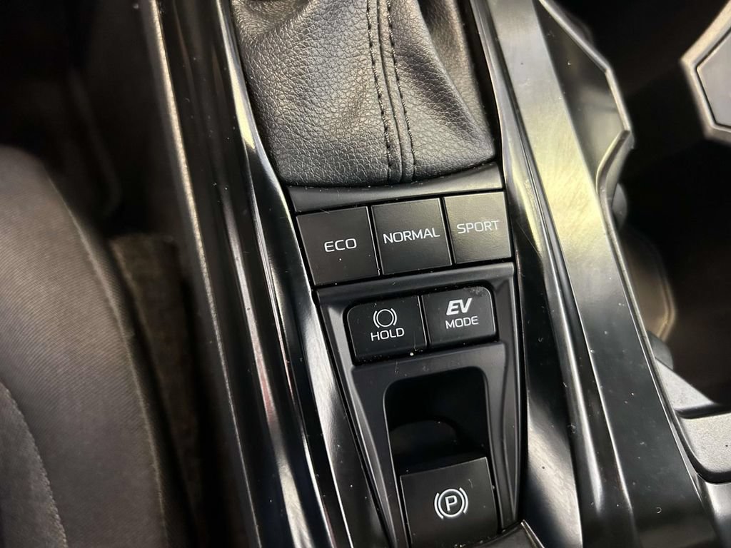 Used 2025 Toyota Camry LE FWD image 22