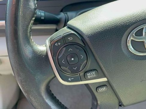 Used 2012 Toyota Camry XLE w/ Leather Pkg FWD image 20
