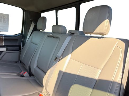 Used 2020 Ford F150 Lariat image 16