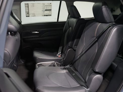 New 2026 Toyota Grand Highlander Platinum image 31
