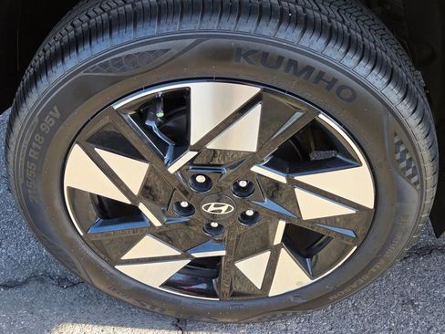 Used 2025 Hyundai Kona SEL AWD/4WD image 11