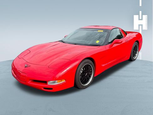 Used 1998 Chevrolet Corvette Coupe w/ Memory Pkg RWD image 3