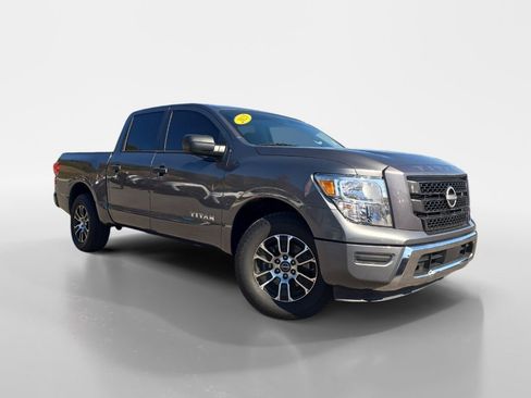 Used 2023 Nissan Titan SV image 1