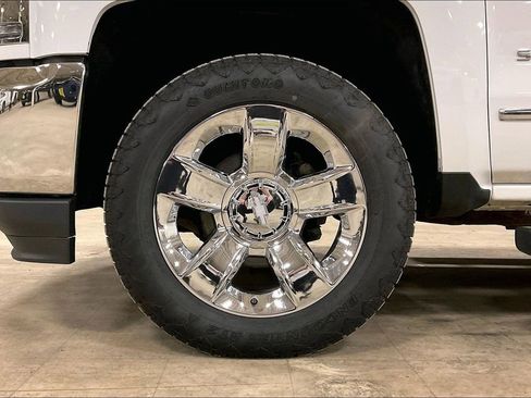 Used 2018 Chevrolet Silverado 1500 LTZ w/ Sport Package AWD/4WD image 9