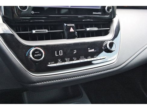 Used 2022 Toyota Corolla SE FWD image 24