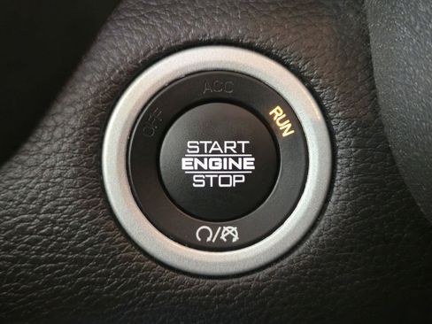 Used 2019 RAM 1500 Tradesman AWD/4WD image 17
