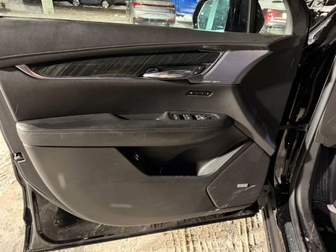 Used 2020 Cadillac XT6 Premium Luxury image 14