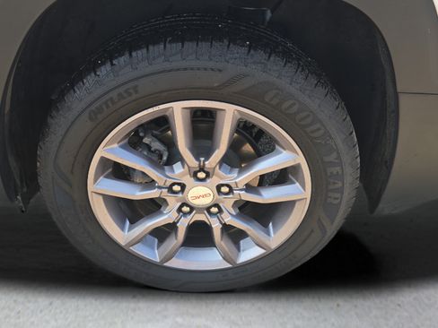 Used 2023 GMC Terrain SLT AWD/4WD image 32
