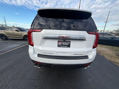 Used 2022 GMC Yukon XL Denali image 9