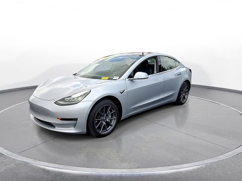 Used 2018 Tesla Model 3 Mid Range RWD image 4