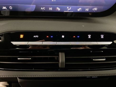 Used 2026 Buick Enclave Sport Touring w/ Power Package FWD image 18
