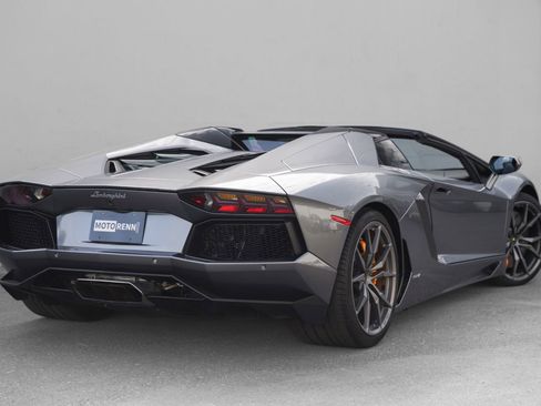 Used 2015 Lamborghini Aventador LP 700-4 image 3