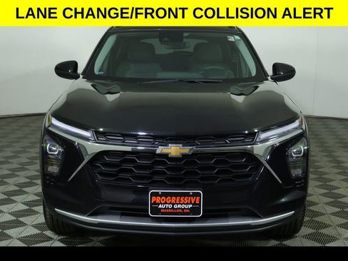 Used 2025 Chevrolet Trax LT image 10